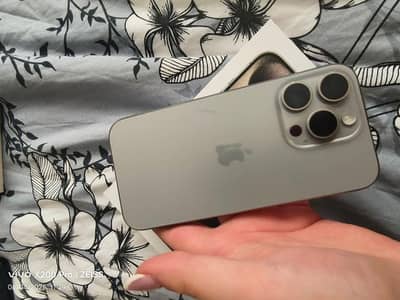 iphone 15 pro max original screen