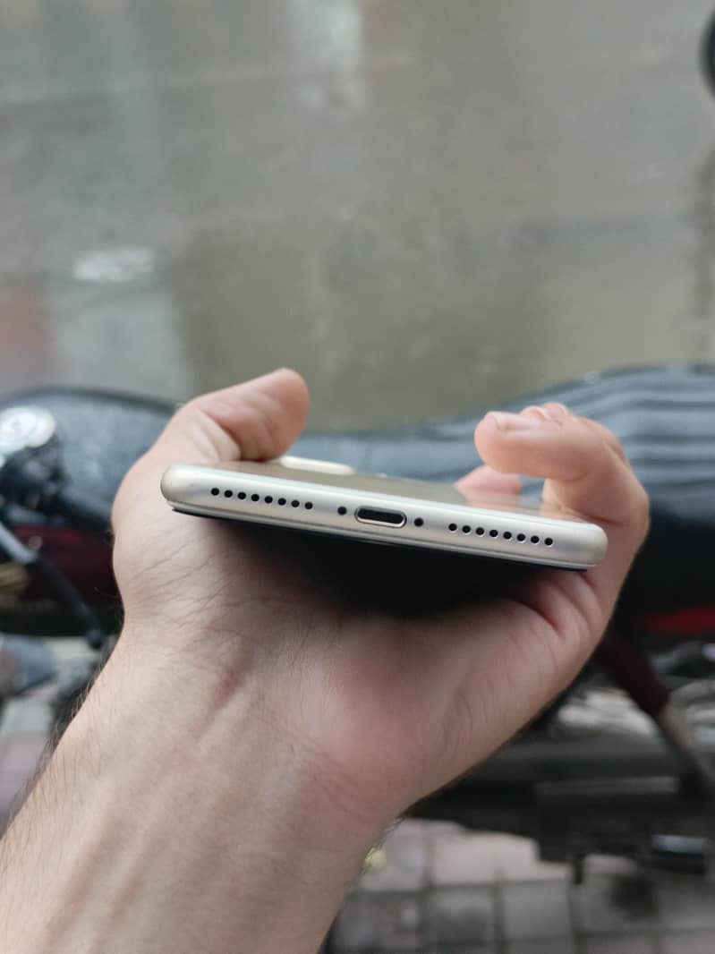 iPhone7+256gb 3