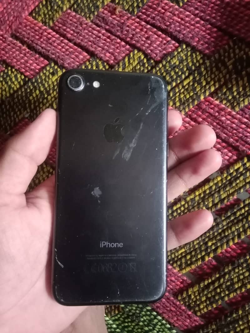 Apple iPhone 7 2