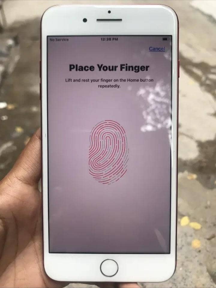 Apple iPhone 7 Plus 9
