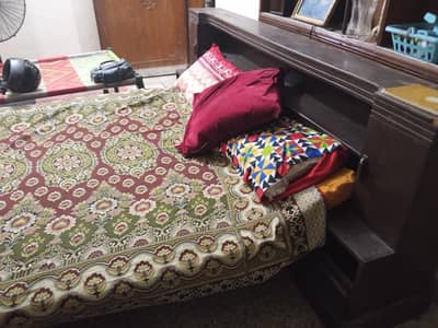 GOOD CONDITION BED PURE WOODEN