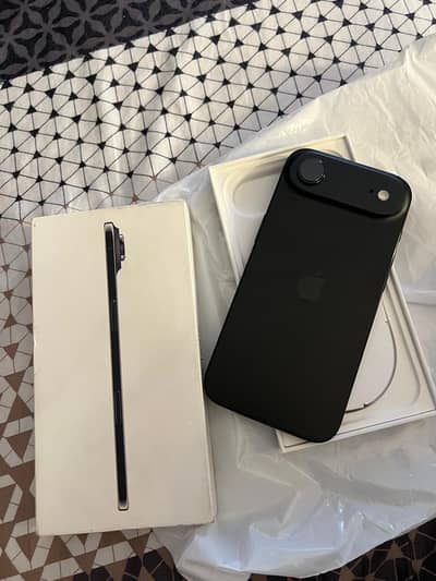 Apple 17 Air 512GB Black 6 cycle count complete Box
