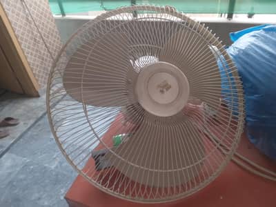 Bracket fan 18 inch