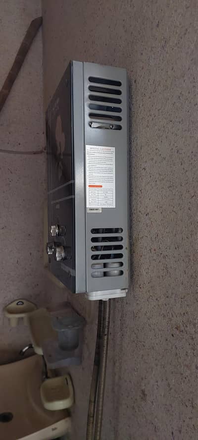 gas geaser + 5 kg gas cylinder