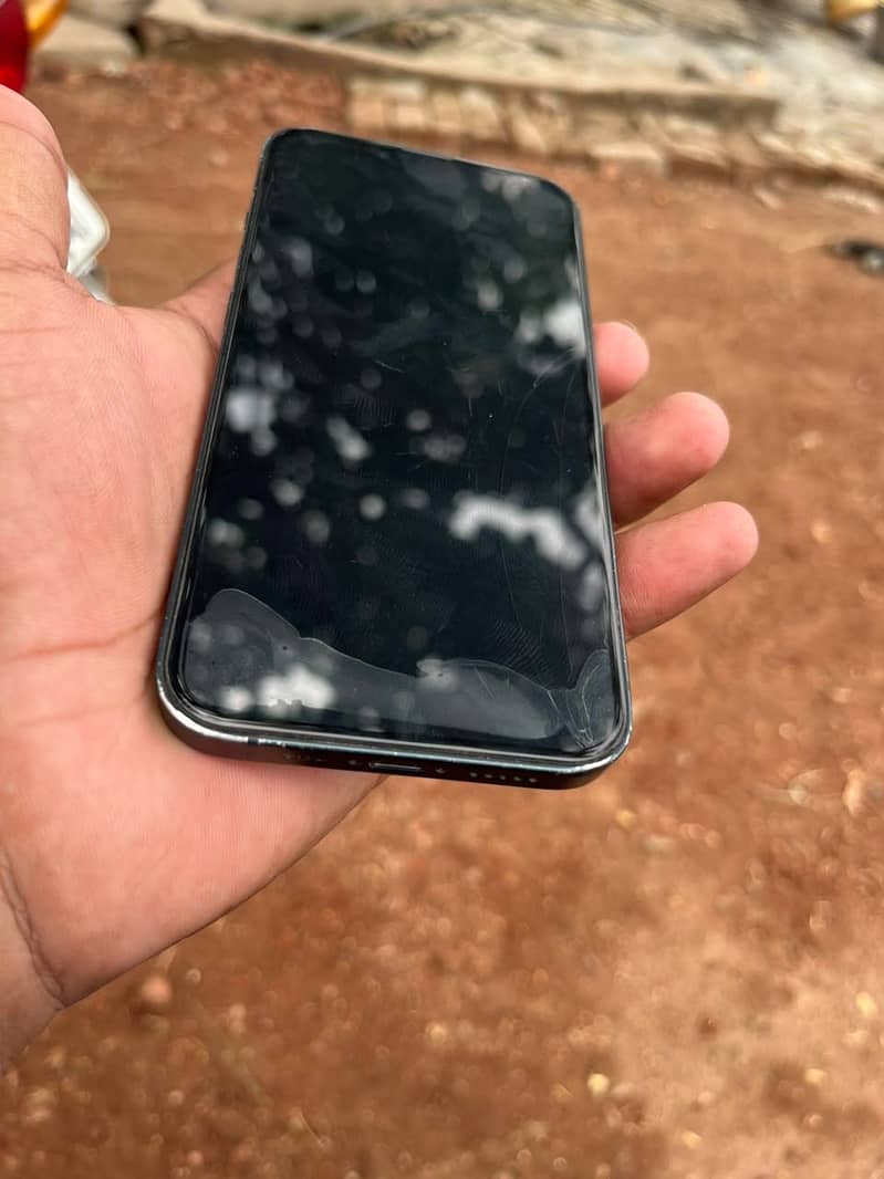 Apple iPhone 13 pta 2