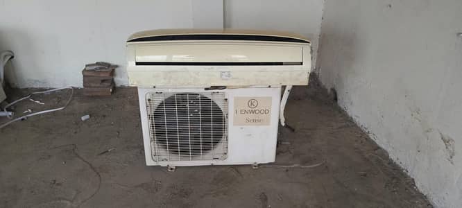 8/10 condition Kenwood 1.5 ton used AC for sale