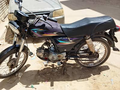 all ok good condition 150 lyni hai is liya sale krni hai ya
