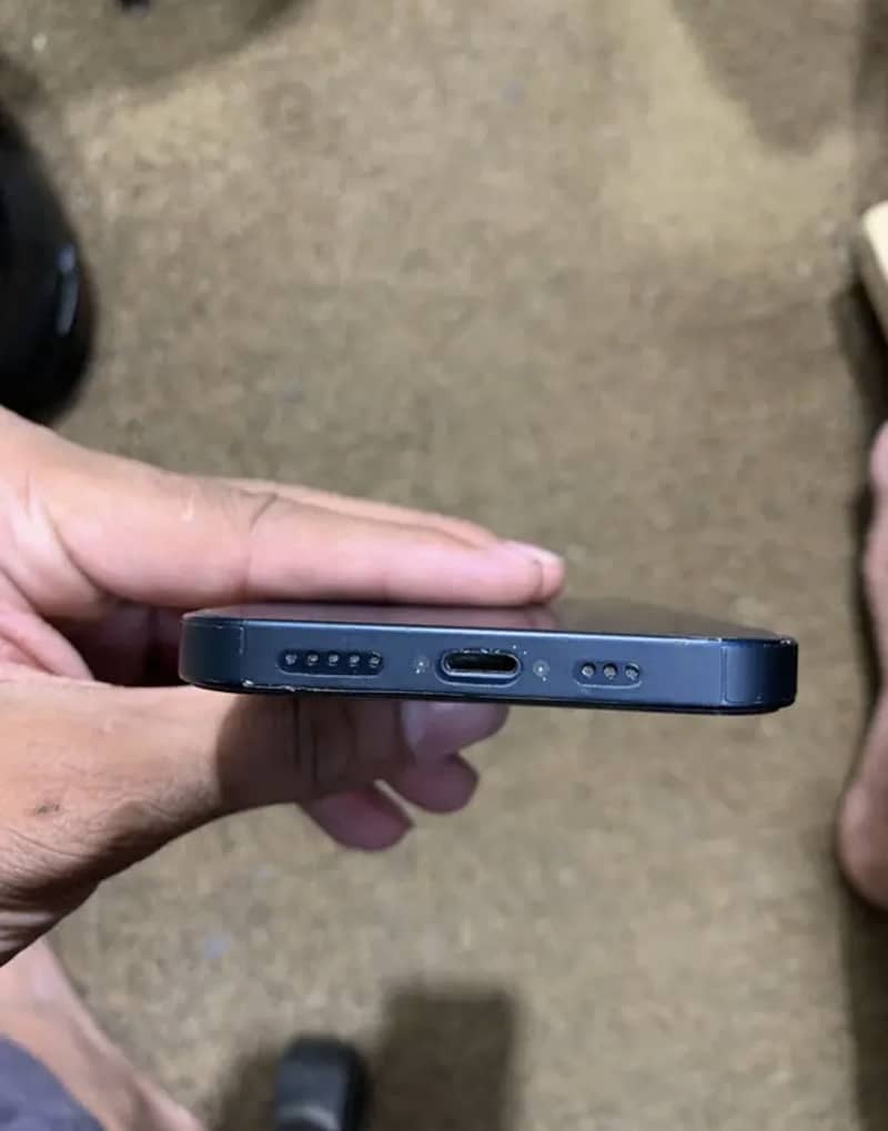 Apple iPhone 13 1