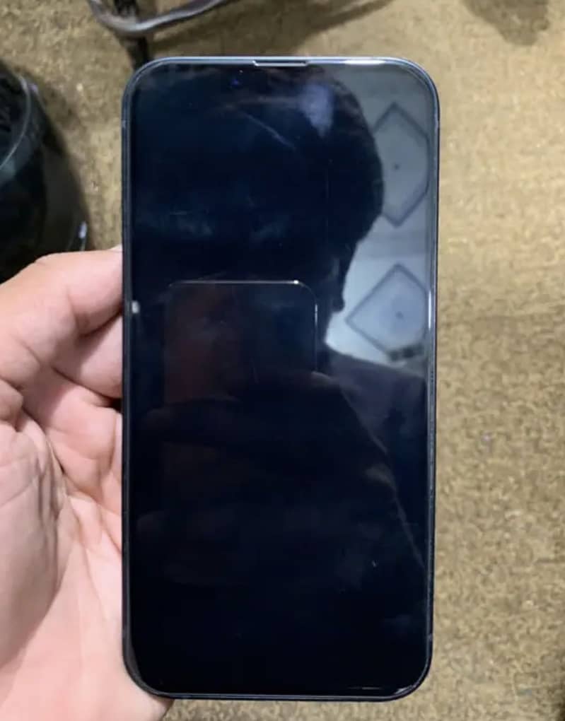 Apple iPhone 13 2