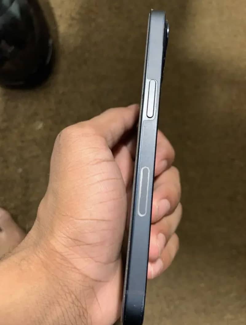 Apple iPhone 13 3