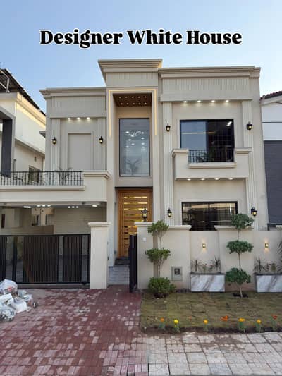 10 Marla House Available For Rent In Bahria Town Phase 8