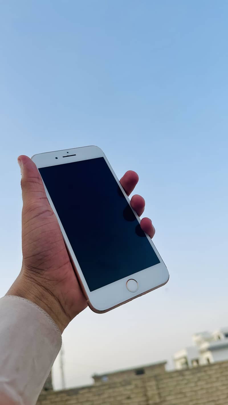 Apple iPhone 8 Plus 2