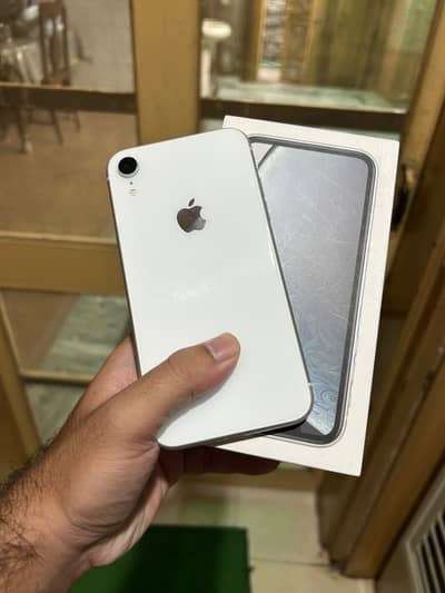 Apple iPhone XR