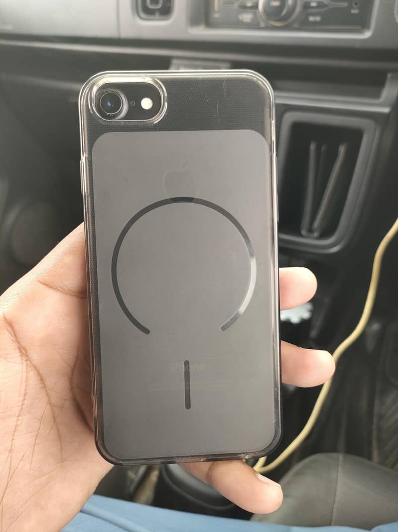 Apple iPhone 7 0