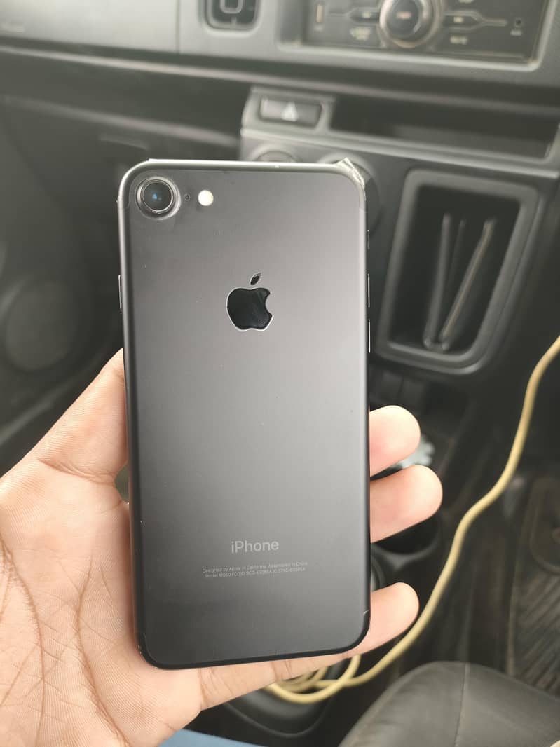 Apple iPhone 7 2