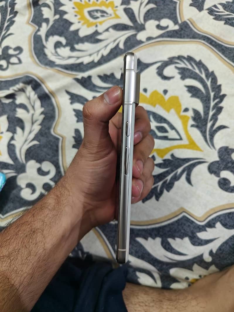 Google Pixel 8 Pro 2