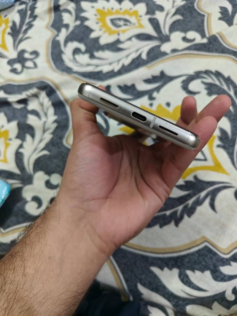 Google Pixel 8 Pro 6