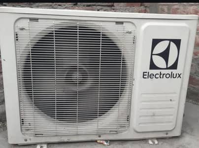 AC Electrolux simple all okay no problem mobile number 03094376157
