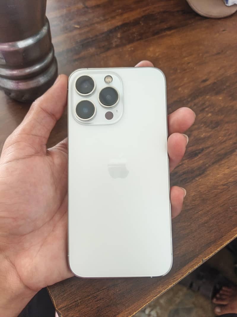 Apple iPhone 13 Pro 4