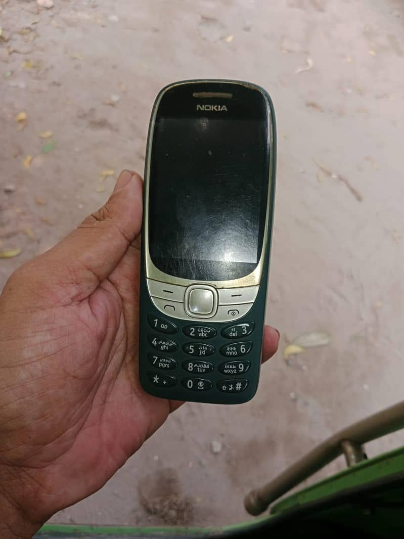 Nokia 6310 0