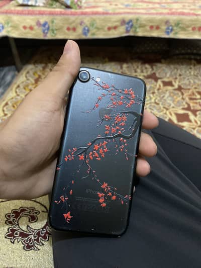 Apple iPhone 7 / 128 / bypass