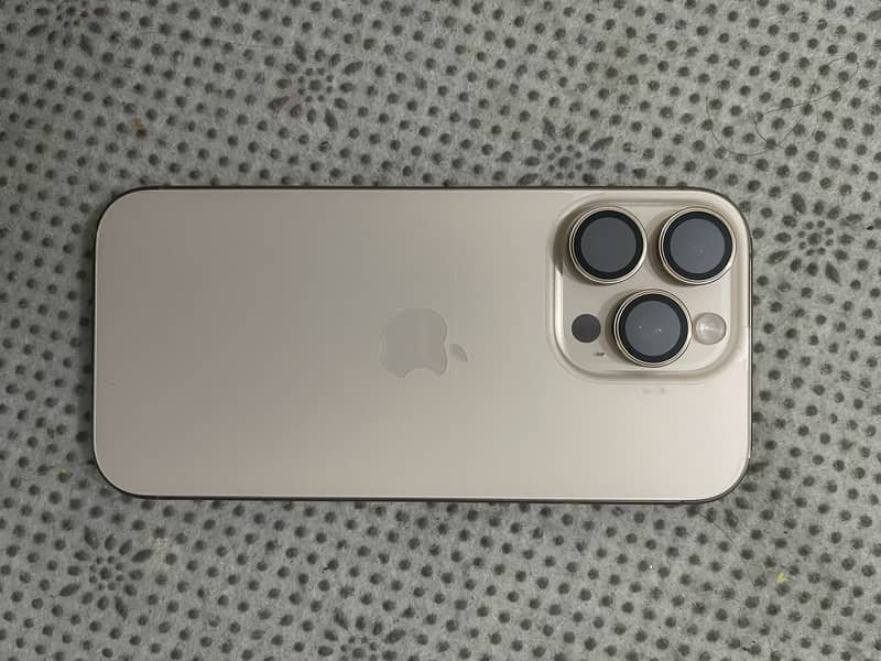 Apple iPhone 16 Pro 0