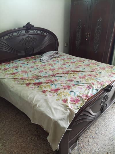 Wooden bed sheesham