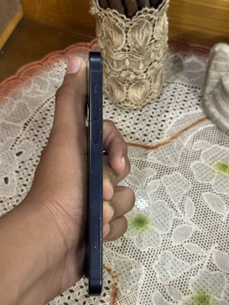 Apple iPhone 12 3