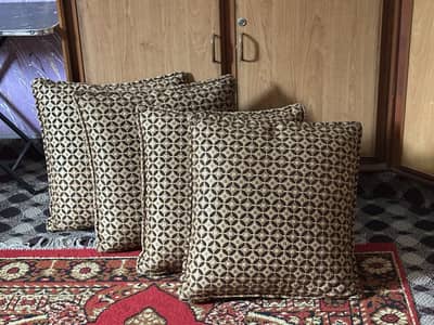 4 SOFA CUSHIONS