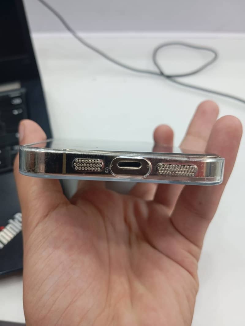 Apple iPhone 13 1