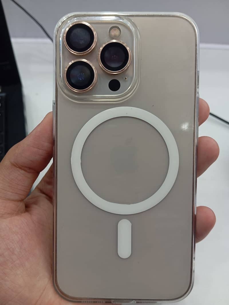 Apple iPhone 13 2