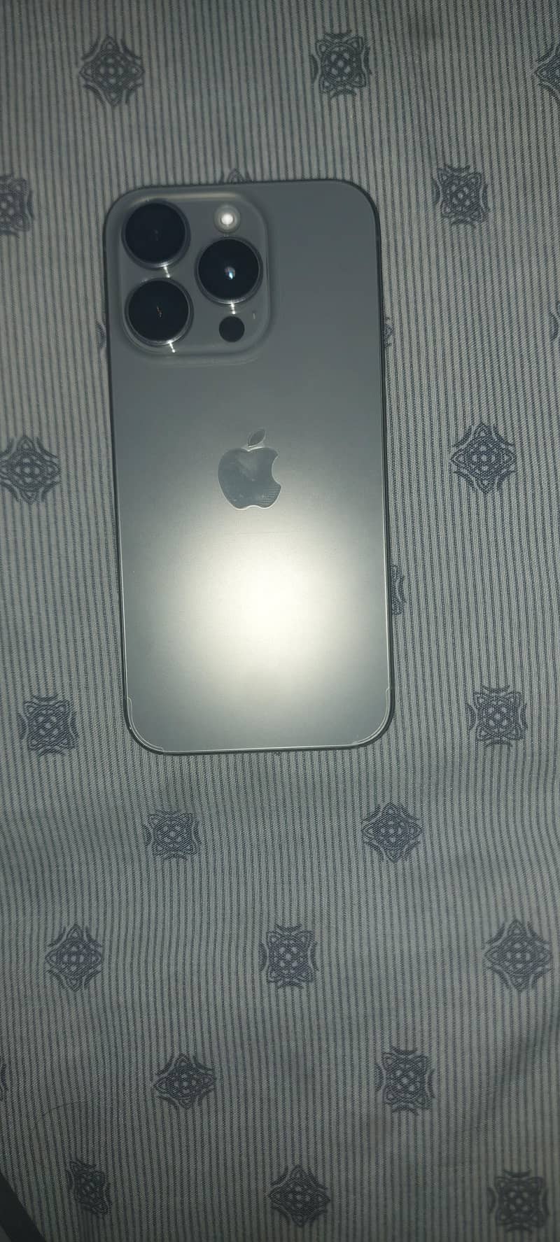 Apple iPhone 15 Pro 0
