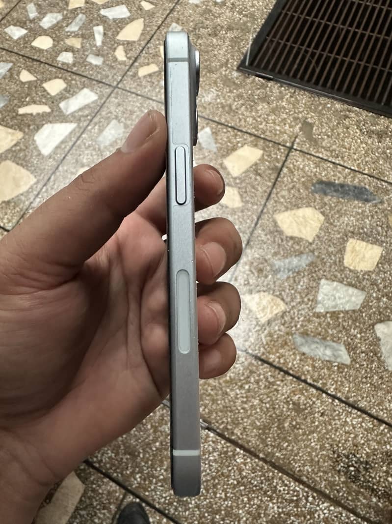 Apple iPhone 15 5