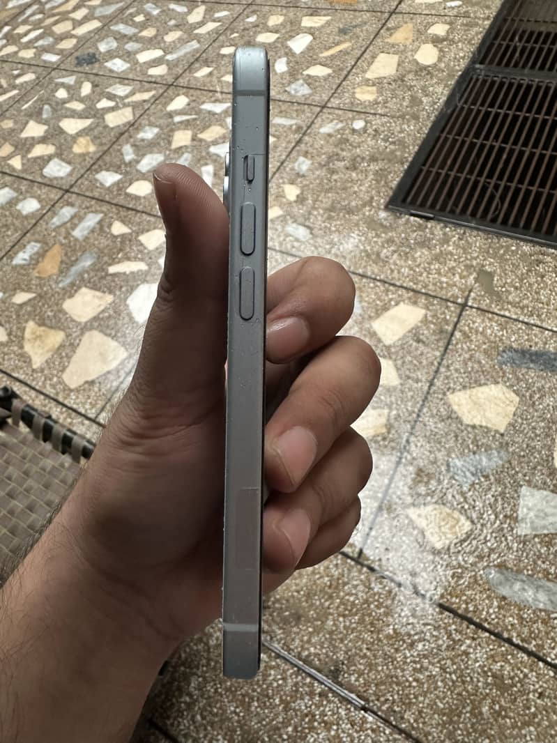 Apple iPhone 15 10