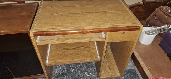 STUDY,GAMING TABLE FOR SALE