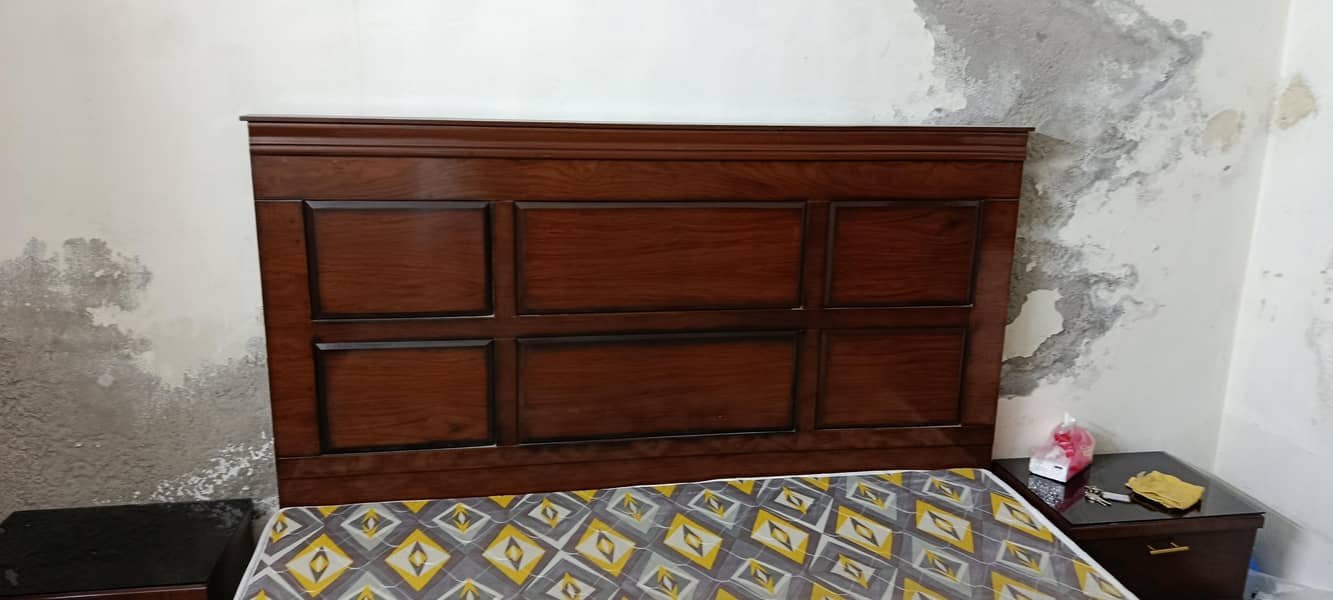 Bed. side table. dressing table . mattress 0