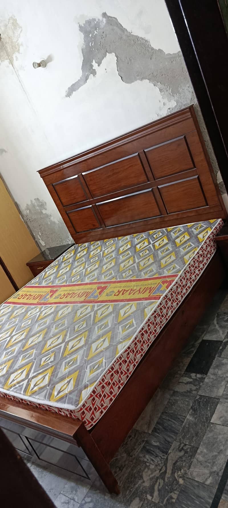 Bed. side table. dressing table . mattress 3