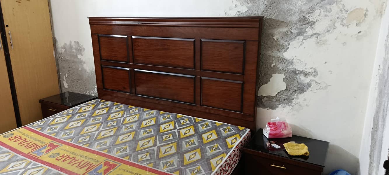 Bed. side table. dressing table . mattress 5