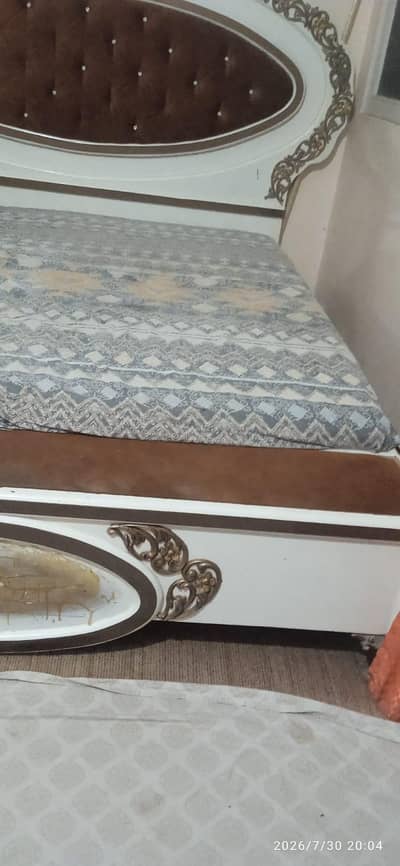 Bed (without mattress)