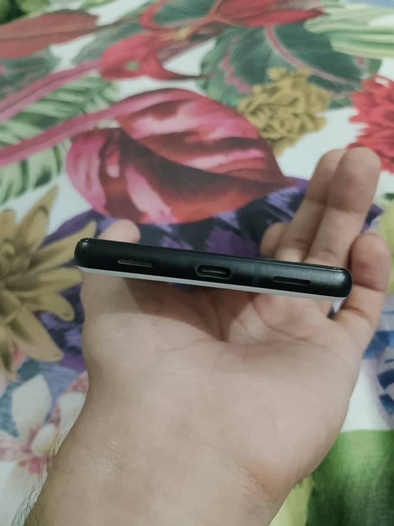 Google Pixel 6a 3