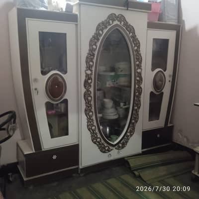 Dressers & Drawers