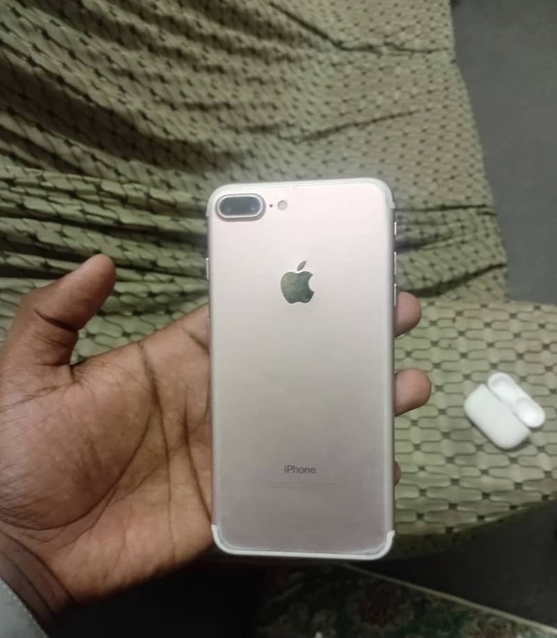 Apple iPhone 7 Plus 2