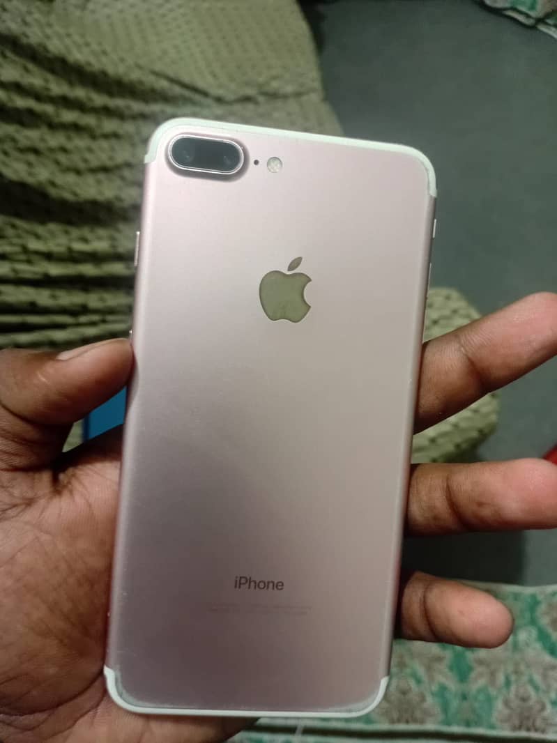 Apple iPhone 7 Plus 4
