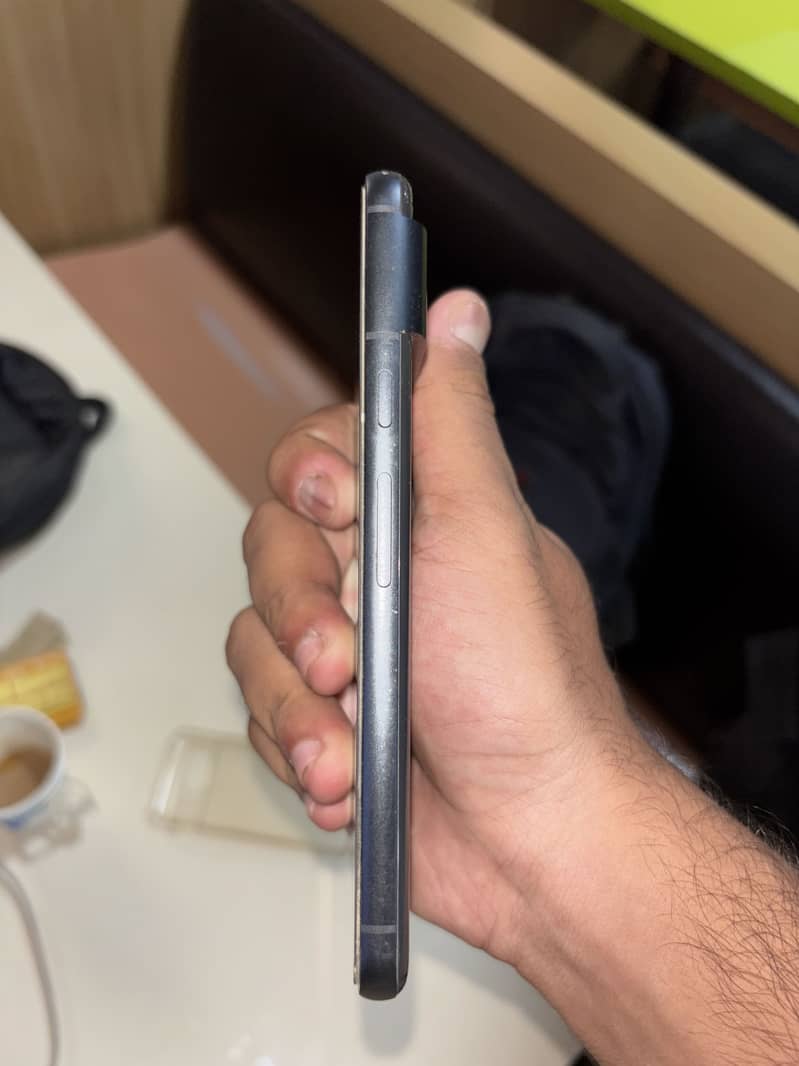 Google Pixel 8 4