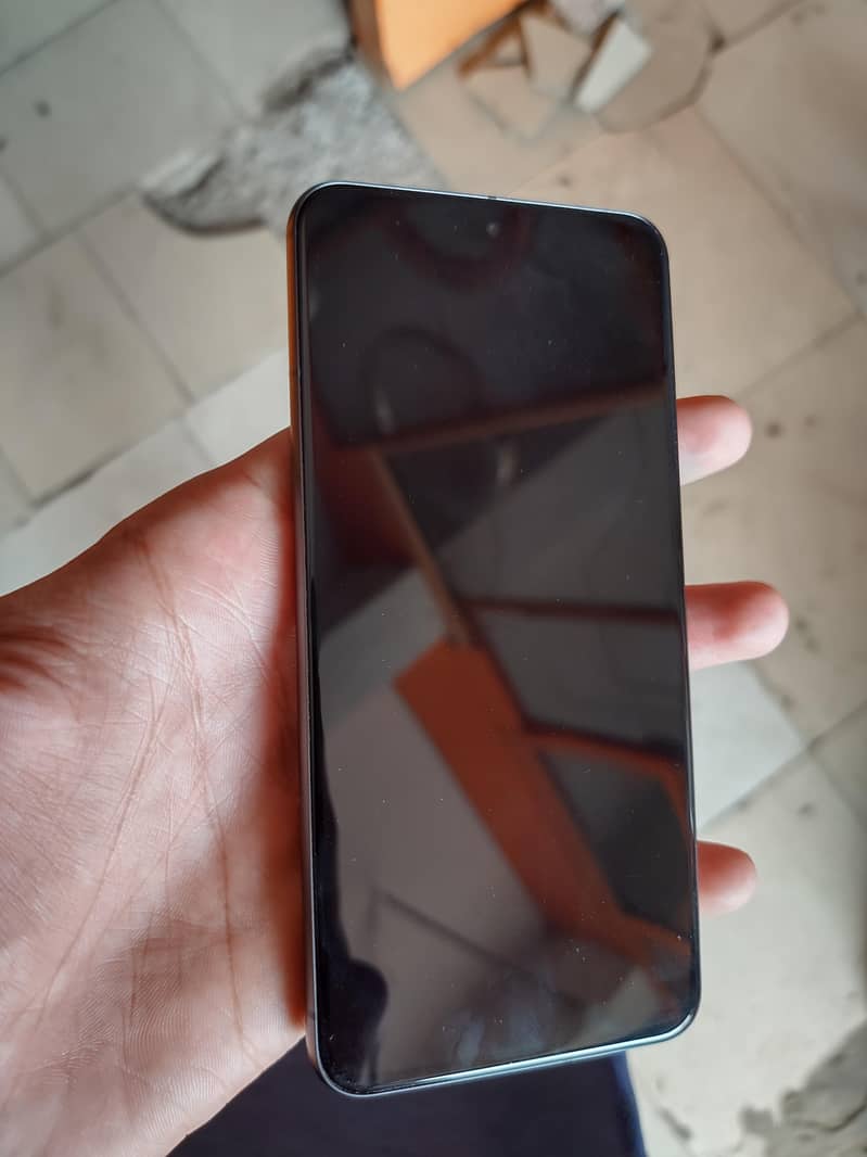 Google Pixel 8 4