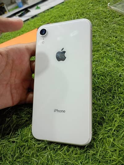 Apple iPhone XR
