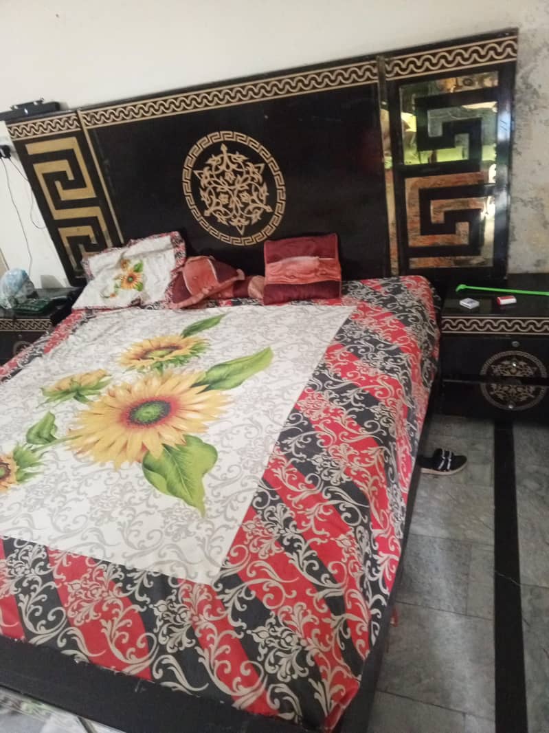 Kind Bed + Dressing 0