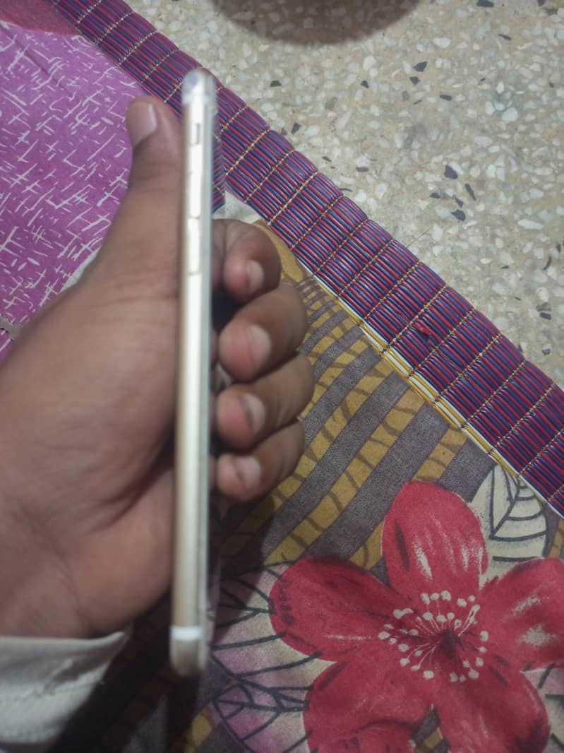 Apple iPhone 6 3