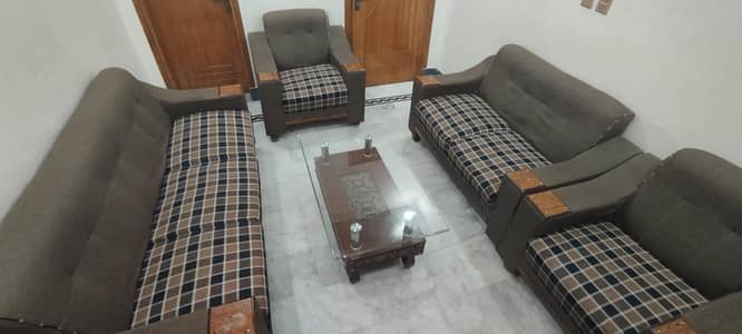 7 Seater Sofa Set With Table