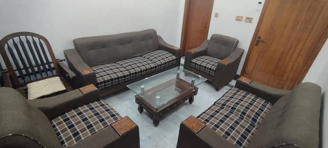 7 Seater Sofa Set With Table
